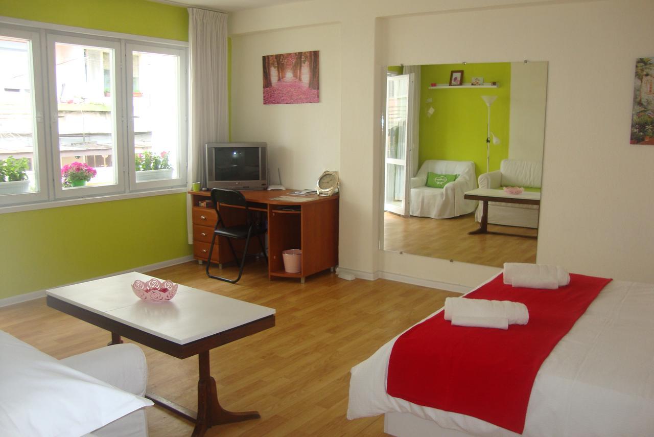 Guest Rooms Colours Kazanlŭk Eksteriør bilde
